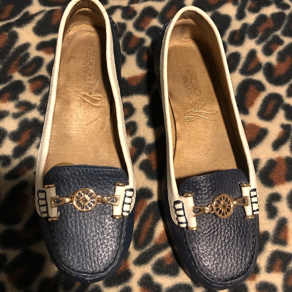Soft aerosoles navy shoes